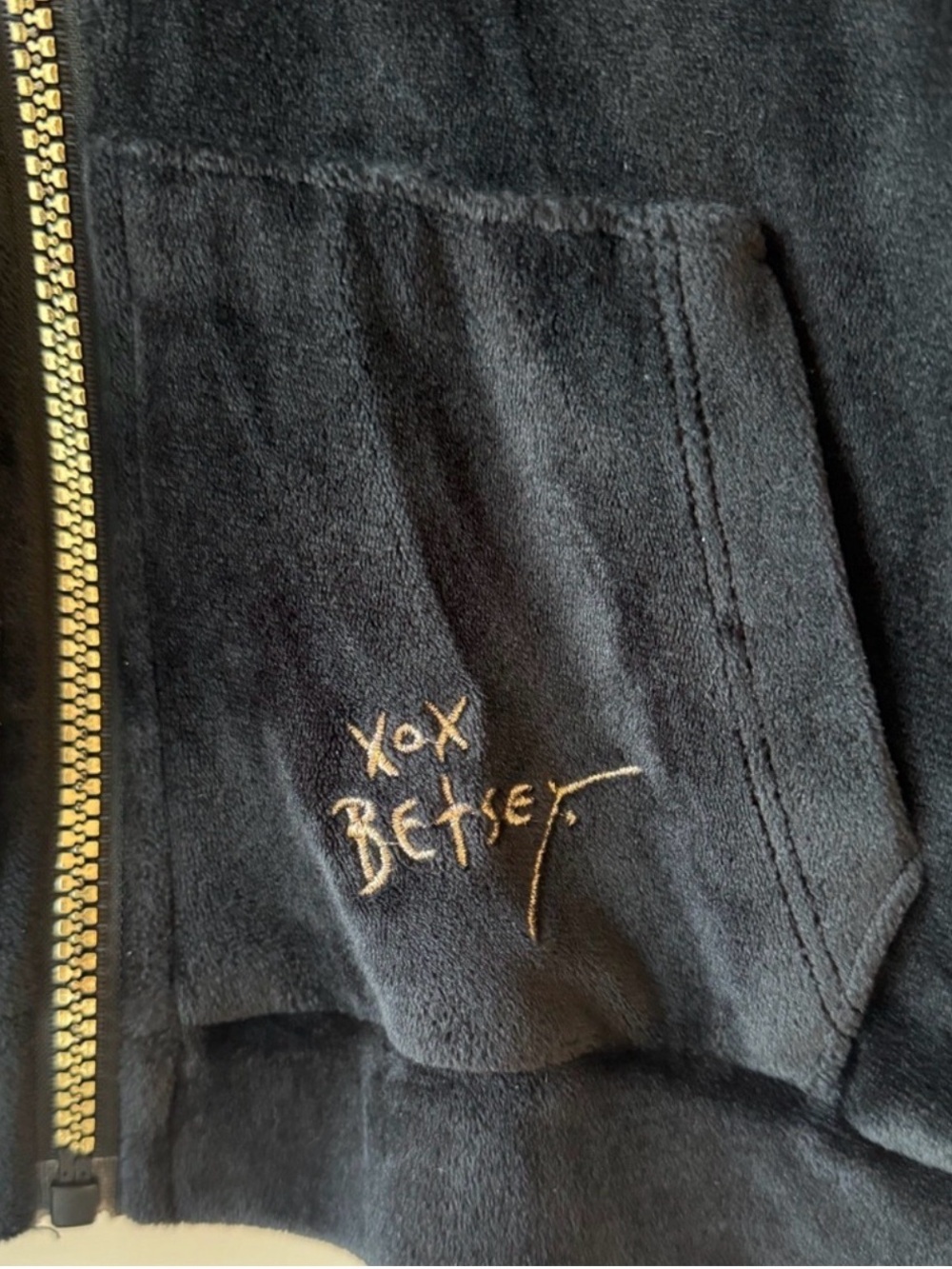 Betsey Johnson Girls Black Velour Rhinestone Heart Hoodie Kids Size 5 - Picture 7 of 7